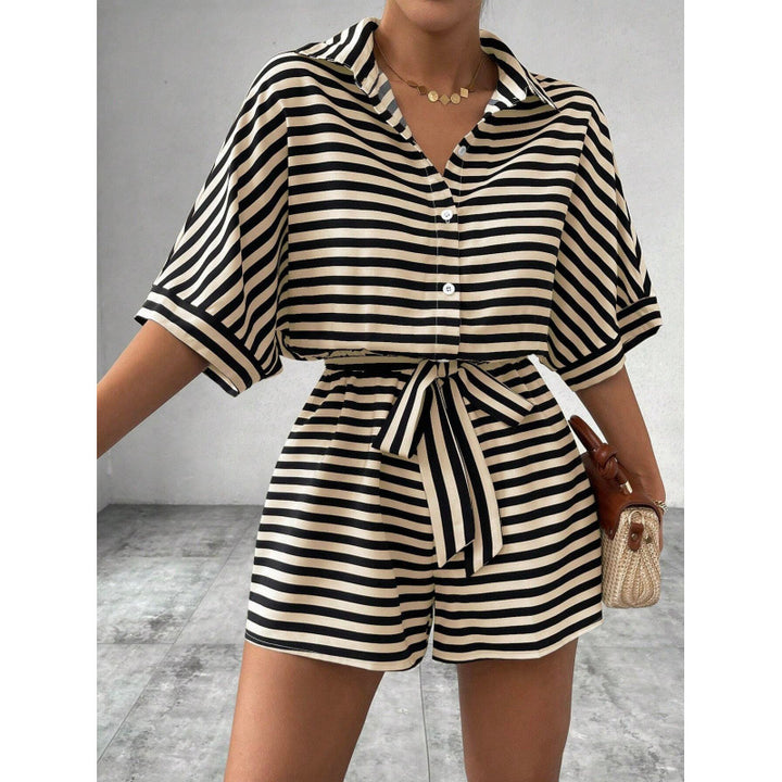 Dame Boxy-shirt og shorts-sæt med stribet design Stilla