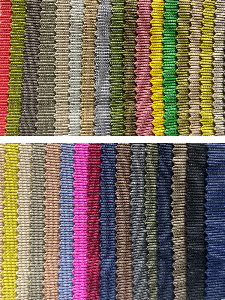Damebluse med puffærmer af chiffonlignende stof og firkantet udskæring Stilla