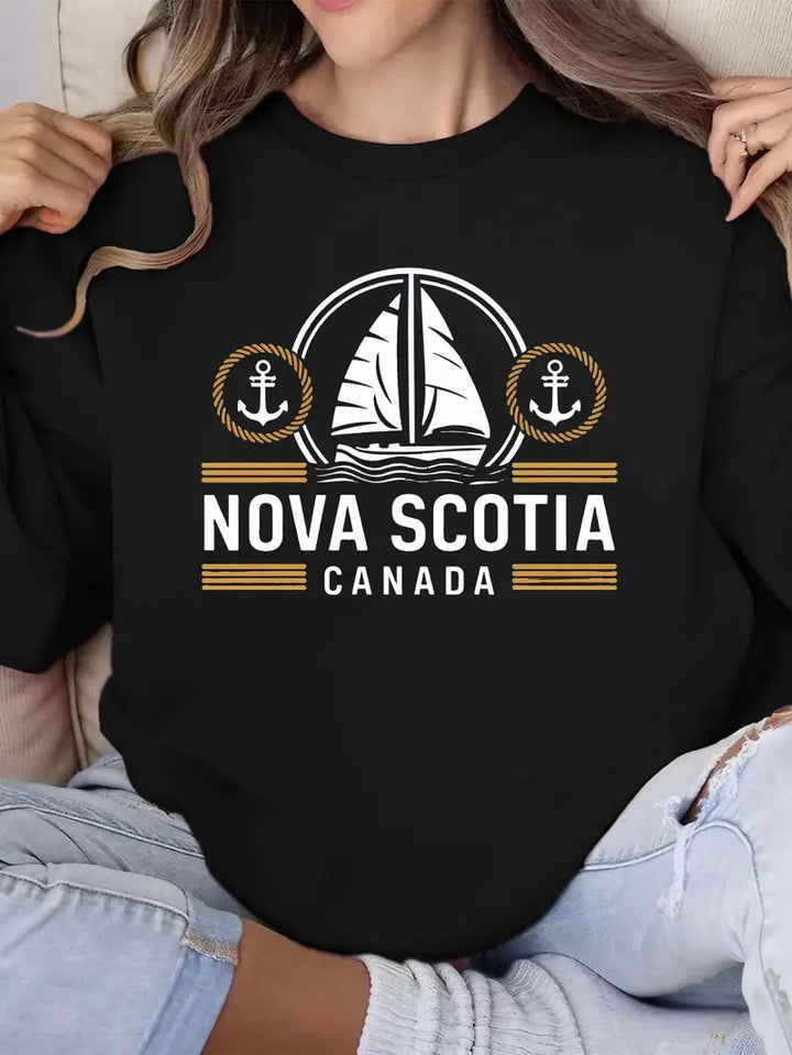 Kvinders sweatshirt med et maritimt sejl mønster og diskret Stilla bogstaver