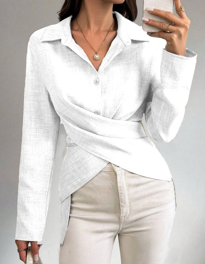 Dame indpakning bluse med elegant krave og raffinerede detaljer Stilla