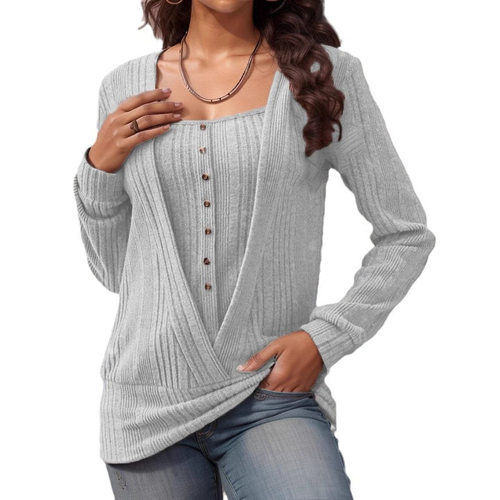 Dame strikpullover med moderne indpakningslook og knapliste Stilla