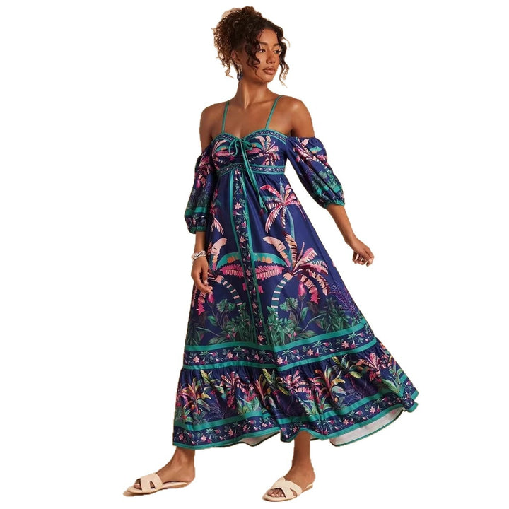 Kvinders maxikjole med off-shoulder design og tropisk print Skovae