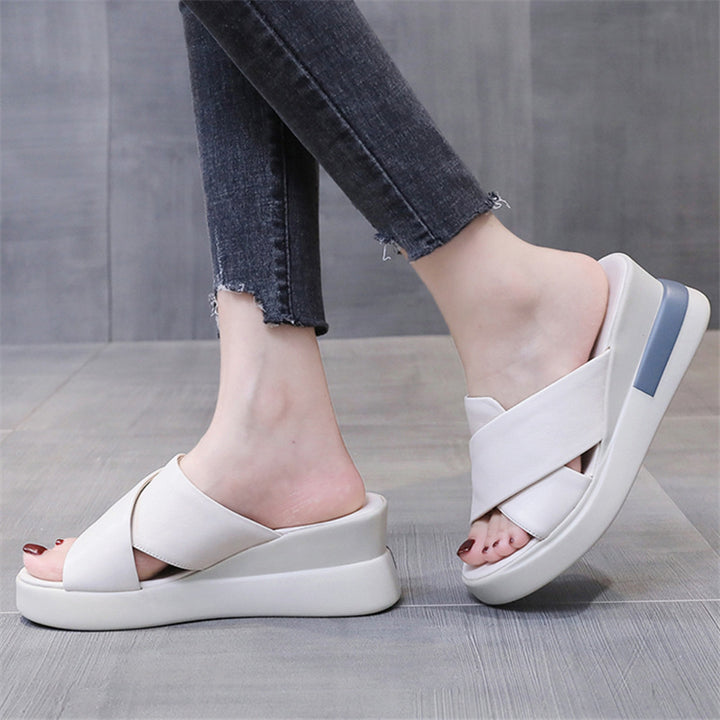 Dame platform sandal med moderigtigt krydsbånd Stilla