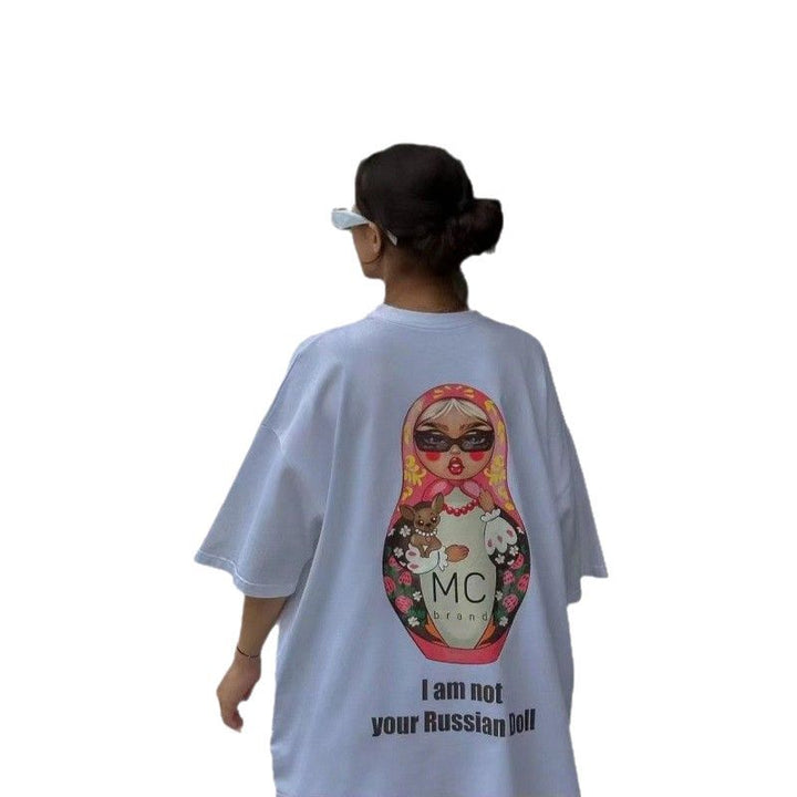 Dame T-shirt med unikt Matroschka-motiv og afslappet snit Stilla