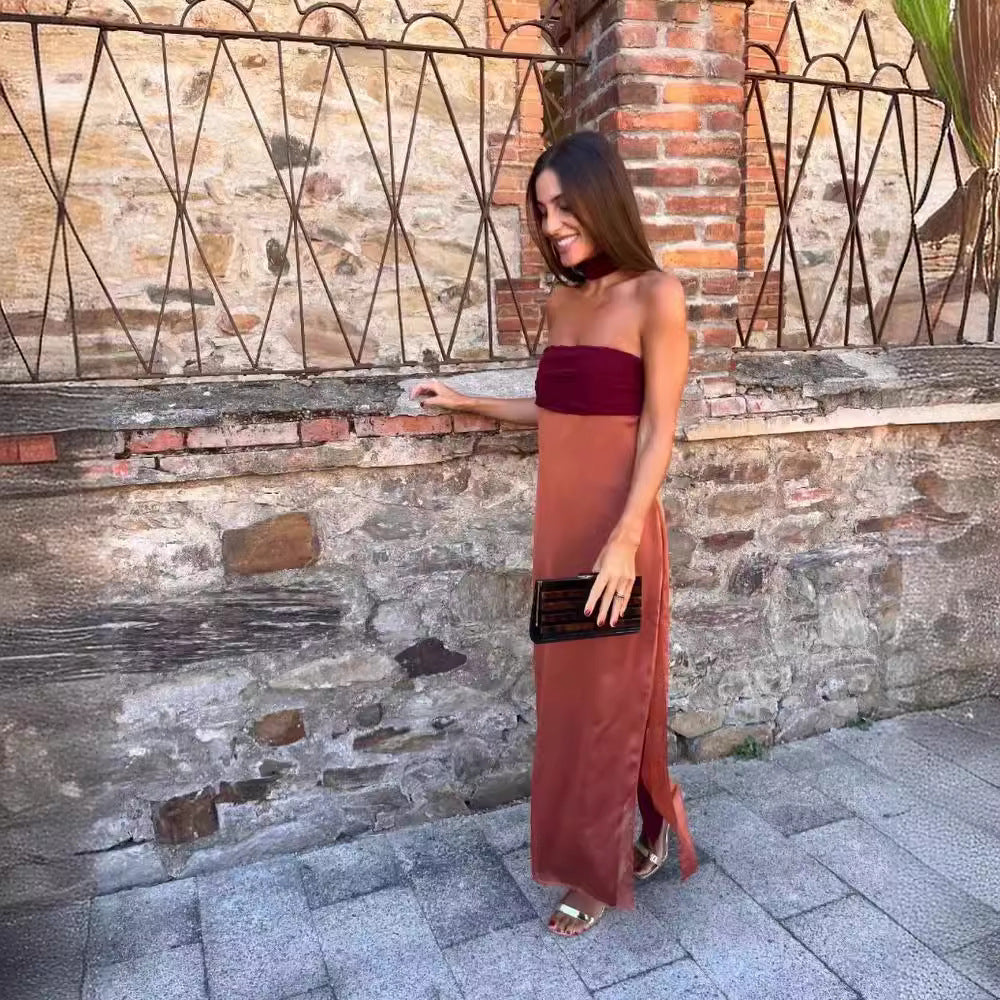 Dame Maxikjole med legende halterneck og elegant ruffle-detalje Stilla