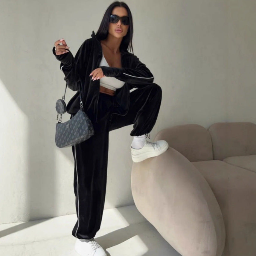 Dame moderigtigt og alsidigt velour sportoutfit med lynlås Stilla