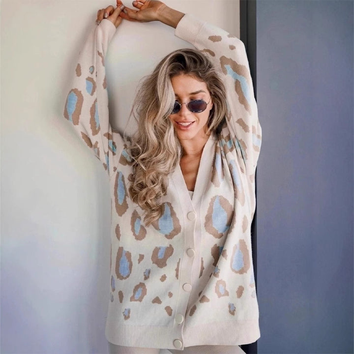 Dame hyggelig Cardigan med farverig Leopardprint Stilla
