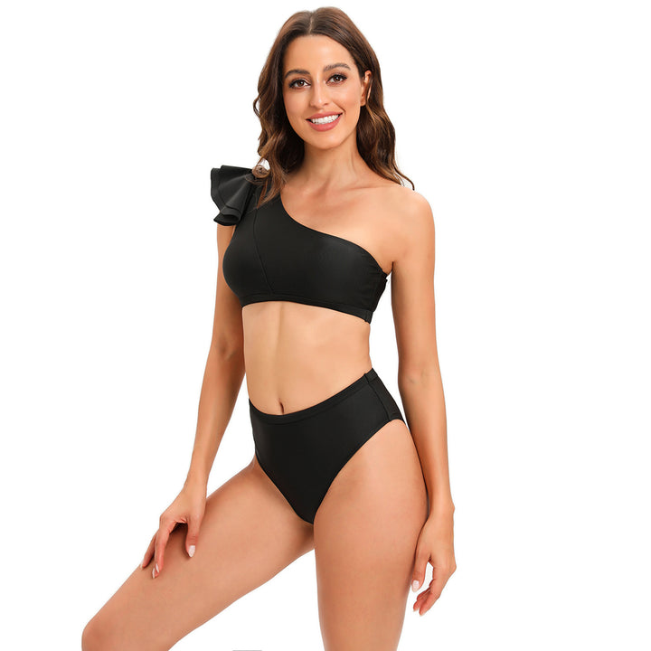Dame bikini-sæt med asymmetrisk top og elegant flæsedetalje Stilla