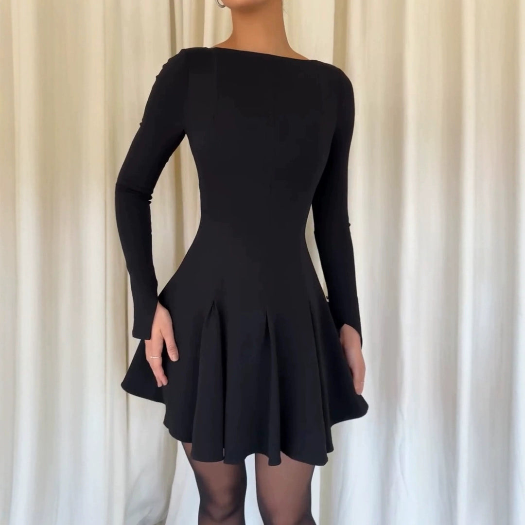Dame Elegant Mini Kjole med Ærmeløs Design og Svingende Kant