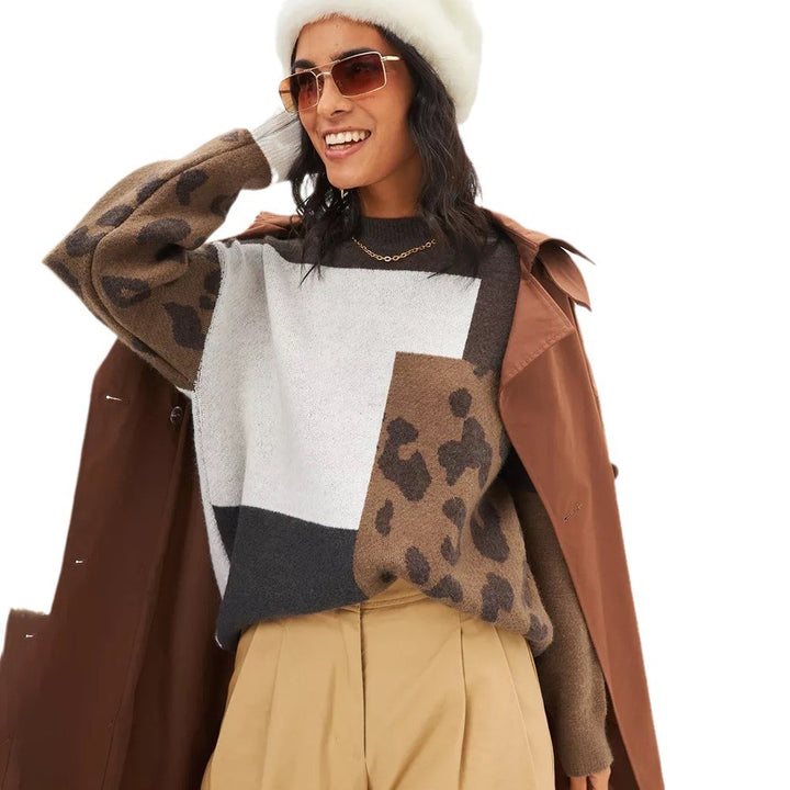 Kvinders chunky strikket sweater med moderne leoparddesign og farvede blokkelementer Stilla