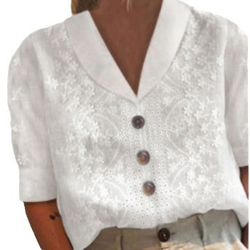 Damebluse med blomsterbroderier og klassisk krave Stilla