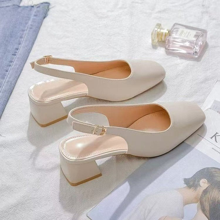 Dame Slingback-pumps med dekorativ rem og elegant blokhæl Stilla