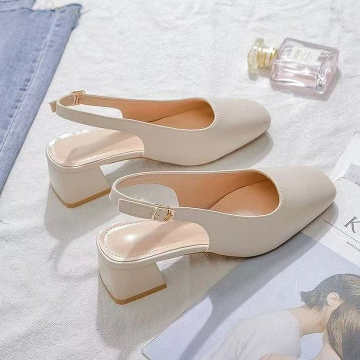 Dame Slingback-pumps med dekorativ rem og elegant blokhæl Stilla