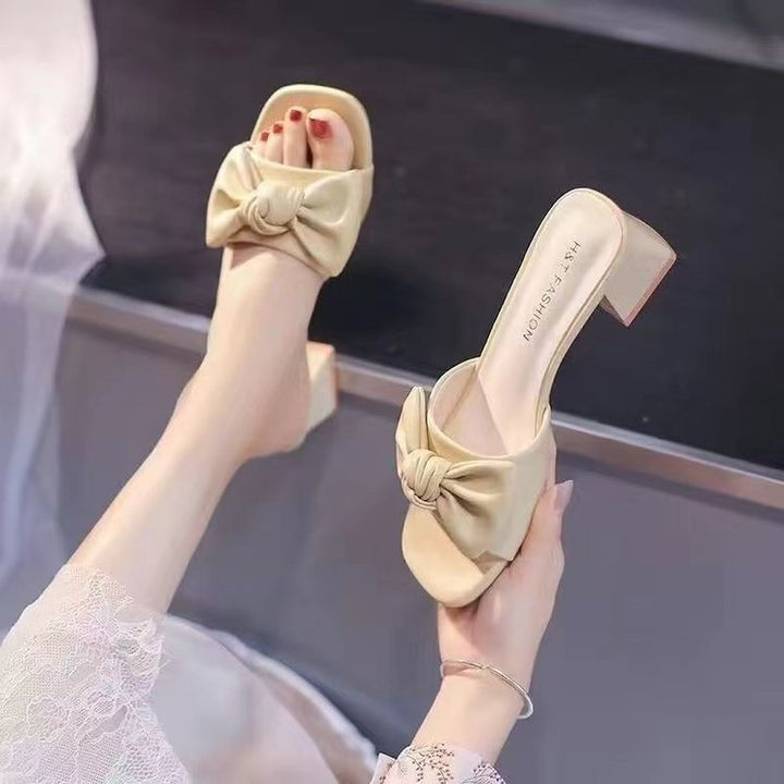 Dame elegante sandaler med modet detalje i knude og komfortabel blokhæl Stilla