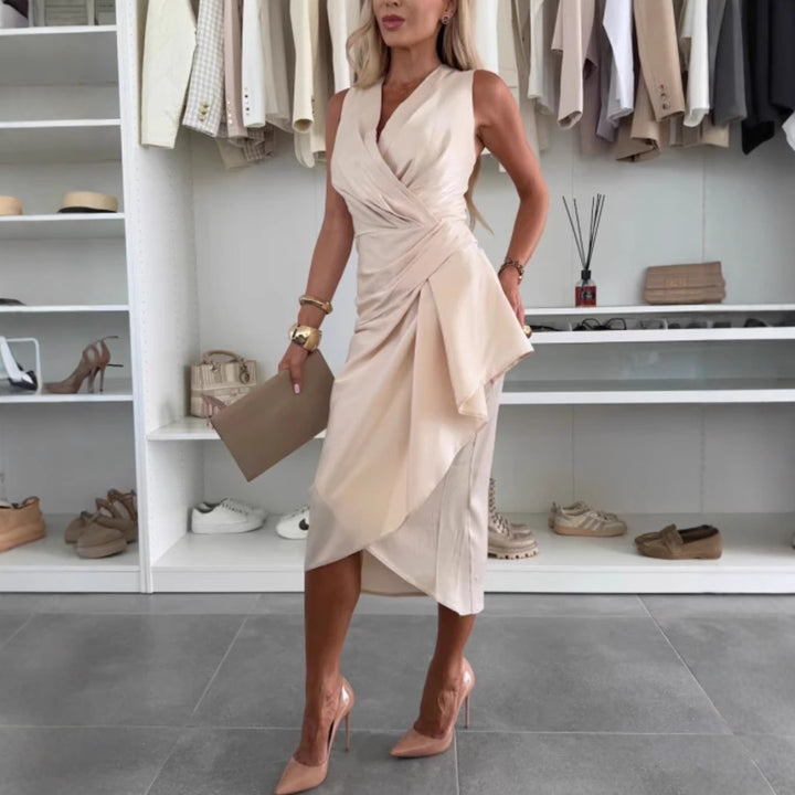 Dame wrapped dress med elegant drapering og asymmetrisk søm Stilla