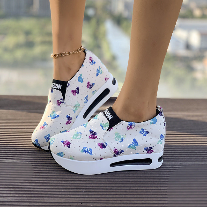 Dame slippers med farverigt sommerfugledesign og skridsikker sål Stilla
