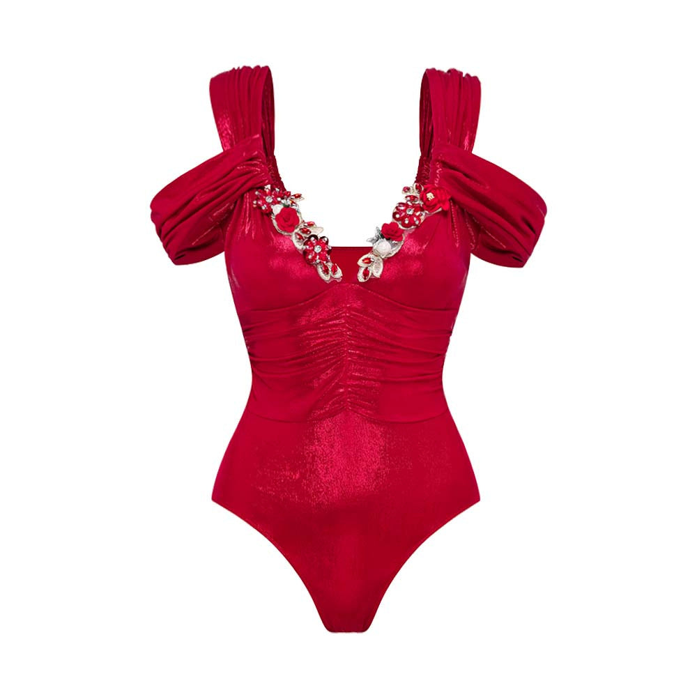 Dame badedragt med off-shoulder design og elegant nederdel Skovae
