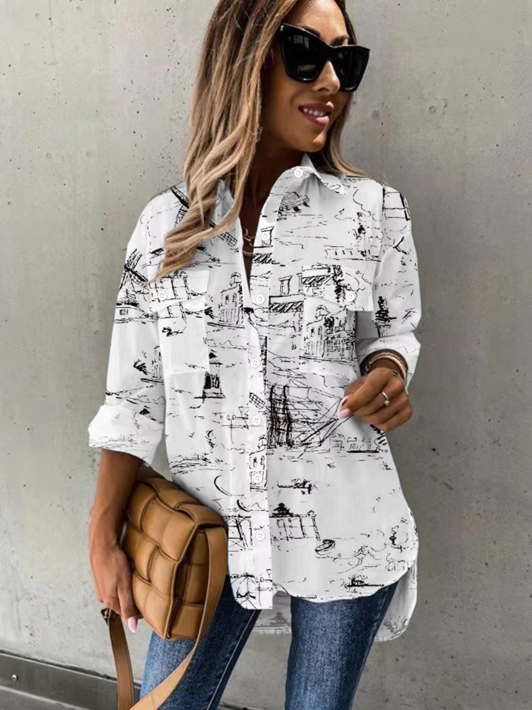 Damebluse med kunstnerisk tryk Stilla