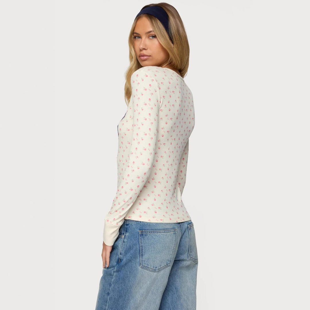 Dame langærmet skjorte med floral mønster og sporty print Skovae