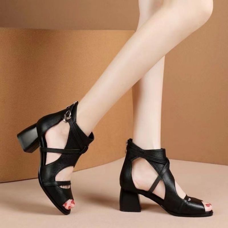 Dame Sandaler med moderne snit og elegant blokhæl Stilla