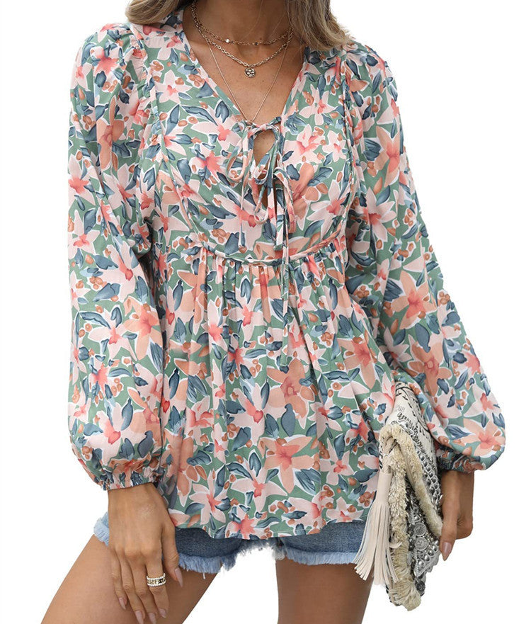 Damebluse med floralt design Stilla