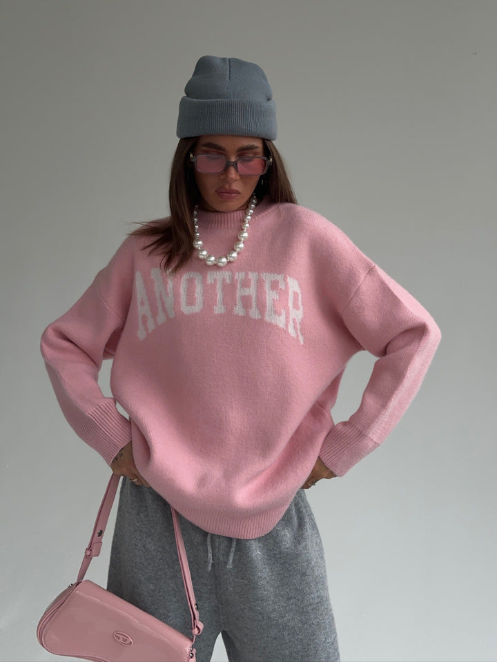 Kvinders oversized sweater med iøjnefaldende bogstaver og blødt materiale Stilla