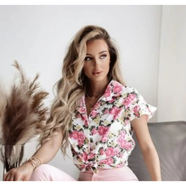 Dame bluse skjorte med blomster mønster og flæse detaljer Skovae