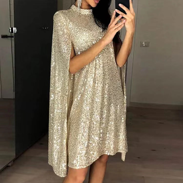Kvinder Glitrende Cocktailkjole med elegant Cape-design Stilla