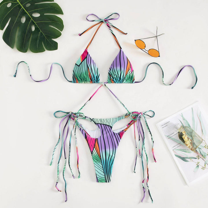 Dame bikini sæt med spændende snørredetaljering og spændende blomsterdesign Stilla