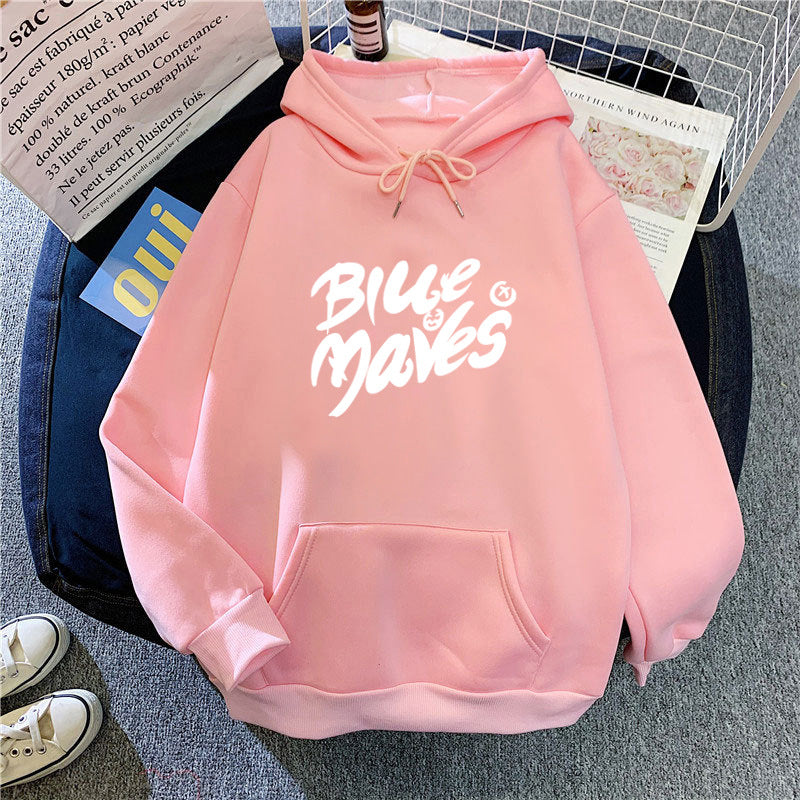 Kvinders hoodie med iøjnefaldende print Skovae