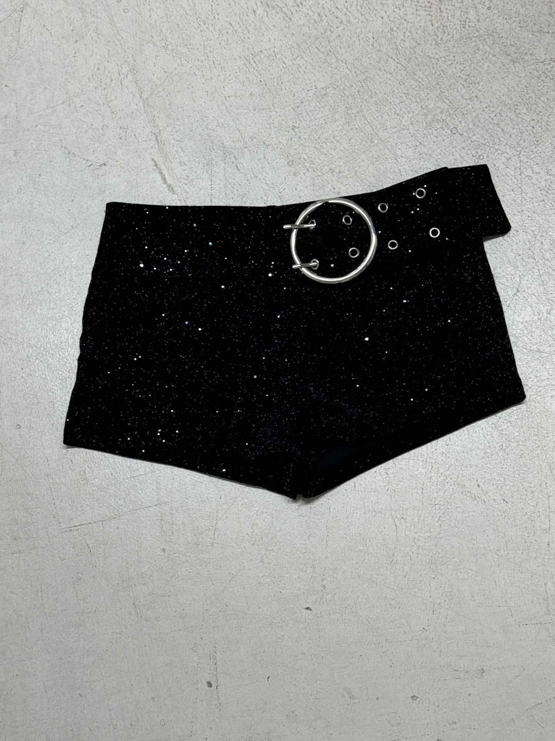Dame Glitrende Kunstlæder-Shorts med dekorativt bælte Skovae