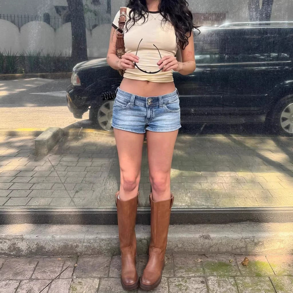 Dame casual jeansshorts med stilfulde detaljer Skovae