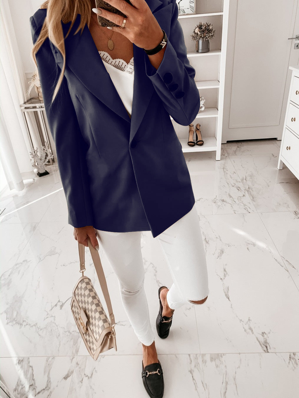 Dame elegant blazer-sæt med figursyet pasform og moderne snit Stilla