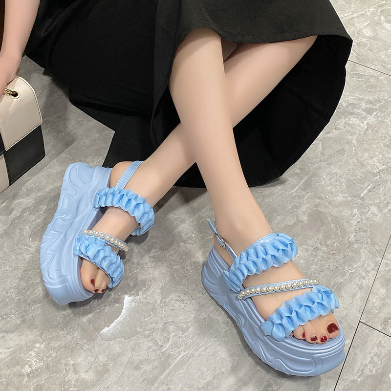 Dame Plateau-sandaler med moderne flæse-design og komfortabel sål Stilla