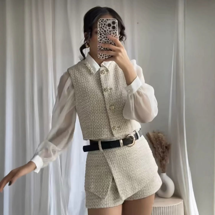 Femme Taljerede Højtaljede Shorts med Dekorativt Bælte Detalje Stilla