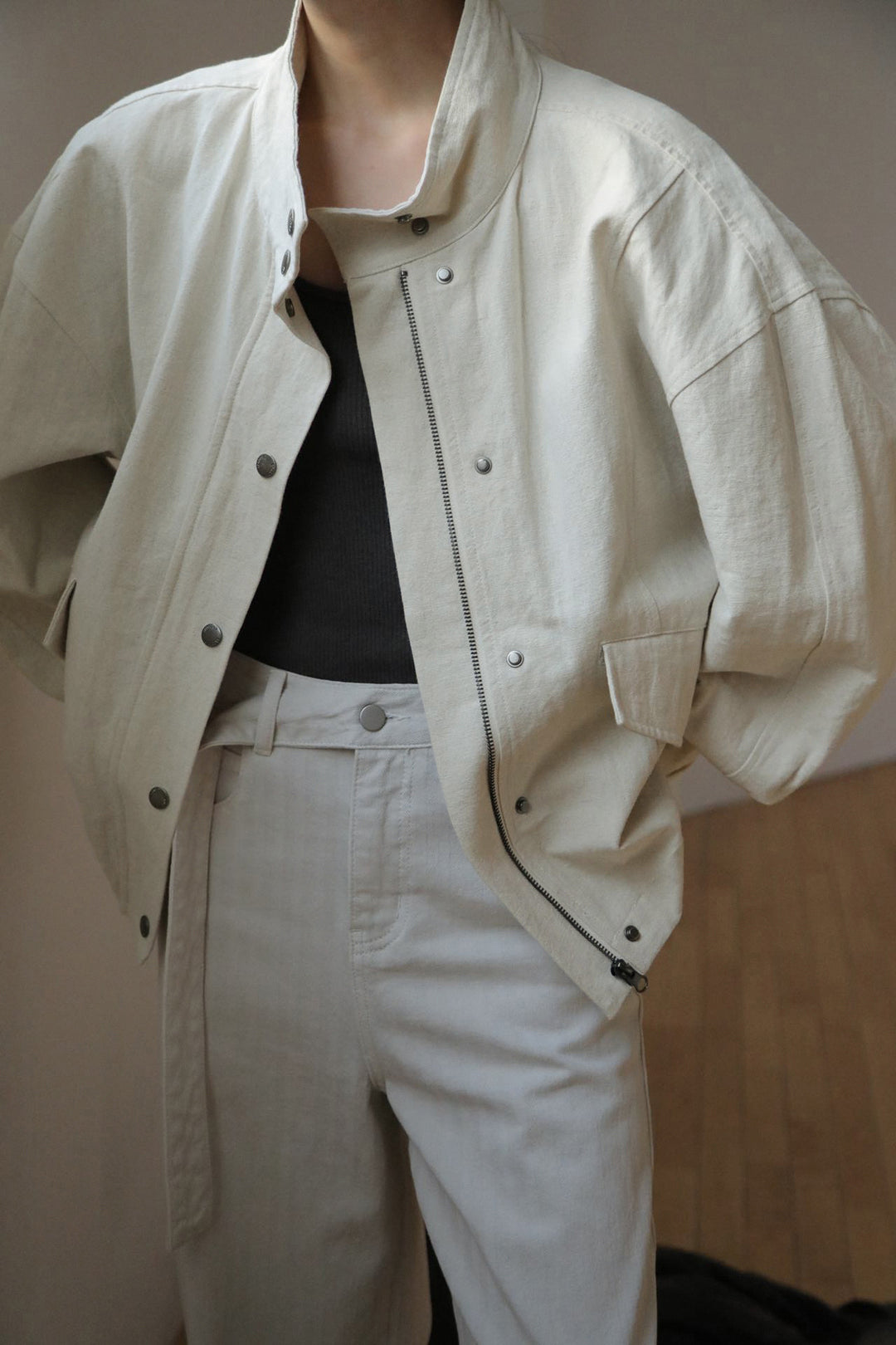 Dame afslappet overshirt-jakke med praktisk lynlås og kvalitetsknapdetaljer Stilla