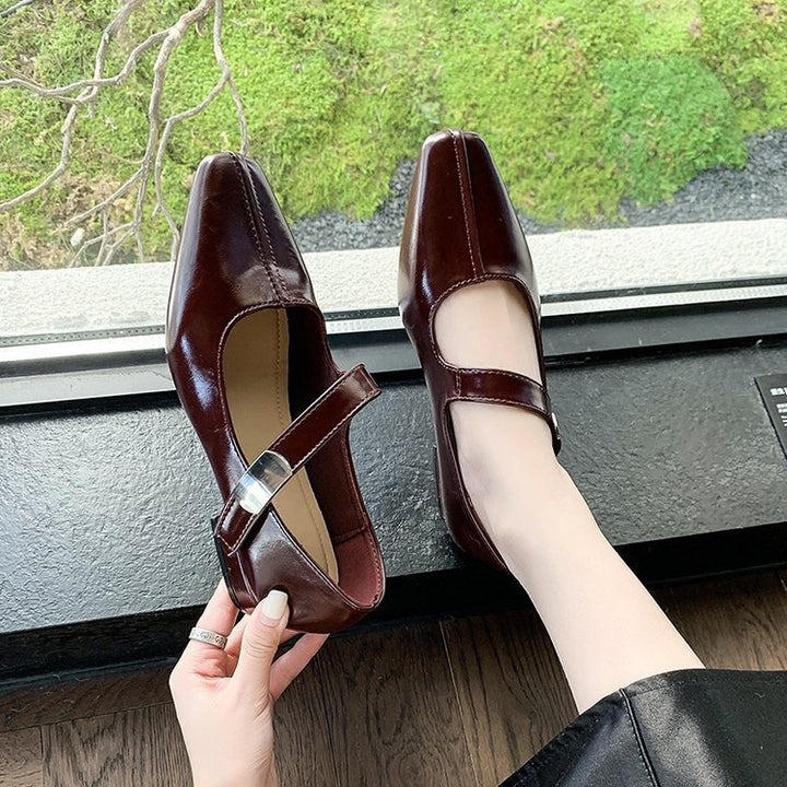 Damer Ballerinas med elegant ankelrem og moderigtigt design Stilla