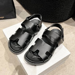 Dame sandaler med moderigtigt rem-design og ergonomisk fodseng Stilla