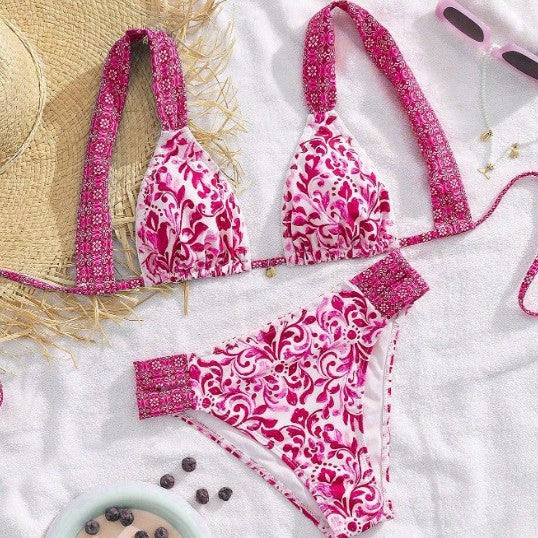 Dame bikini med dekorative volanger og elegant mønster Skovae