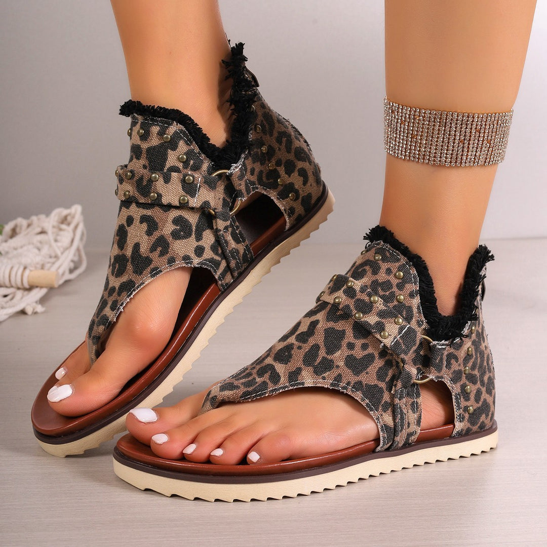 Dame Åbne Tåsplit Sandaler med trendy Denim-design og glitrende nitter Stilla