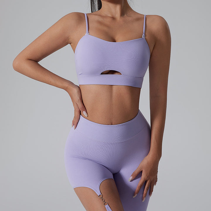 Dame sportensemble med trendy cut-out og høj talje Stilla