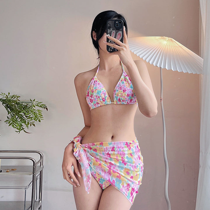 Dame bikini-sæt med legende indpakningsnederdel og et blomstret mønster Stilla
