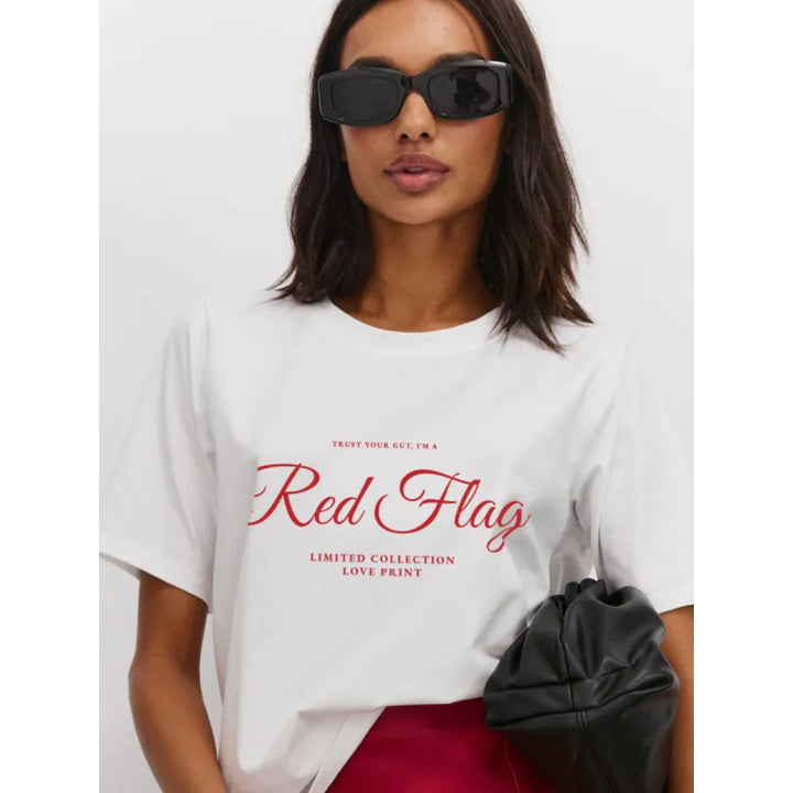 Dame T-shirt med kreativt kærlighedstryk og afslappet pasform Stilla