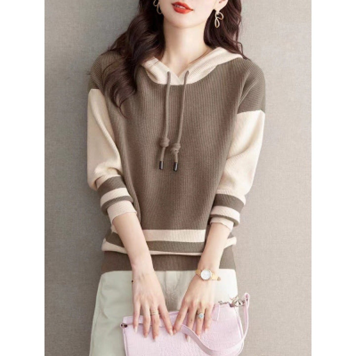 Dame hættepullover med kvalitetsmaterialer og afslappet design Stilla