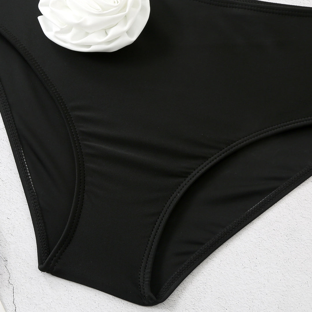Dame Bikini-sæt med romantiske flæsedetaljer og elegant design Stilla