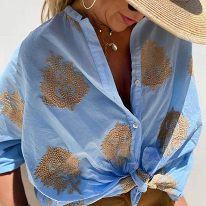 Dame Løs Bluse med Knapliste og legende Broderi Stilla