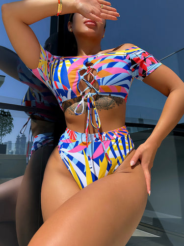 Dame bikiniset med moderne off-shoulder-design og elegant snøring Skovae