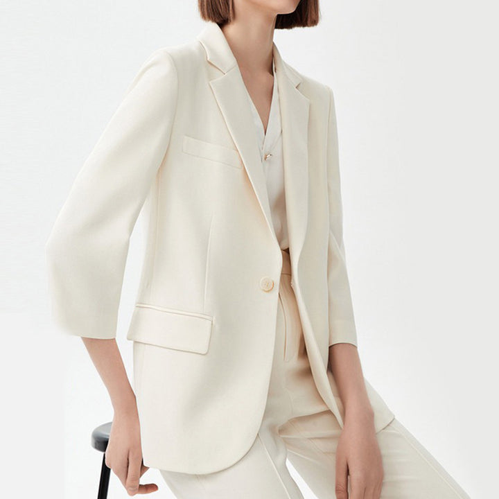 Dame Halvlang Blazer med elegante detaljer og smalt snit Stilla