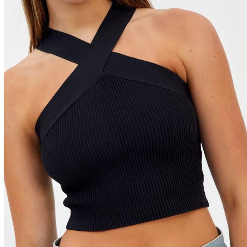 Dame Crop-Top med asymmetrisk snit og kædeaccent Stilla