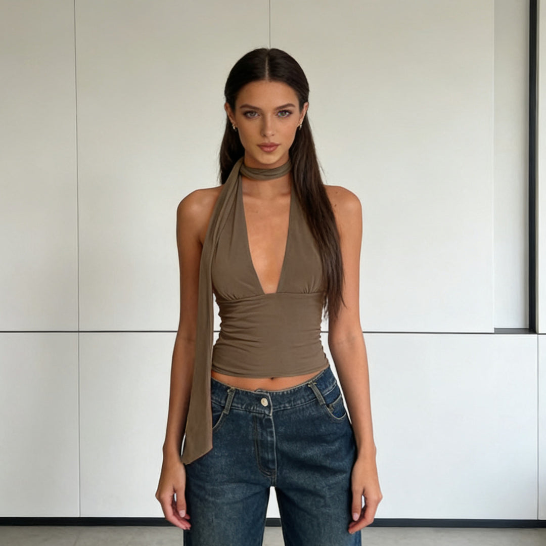 Dame Stilfuldt Cropped Top med smalt Halskede Skovae